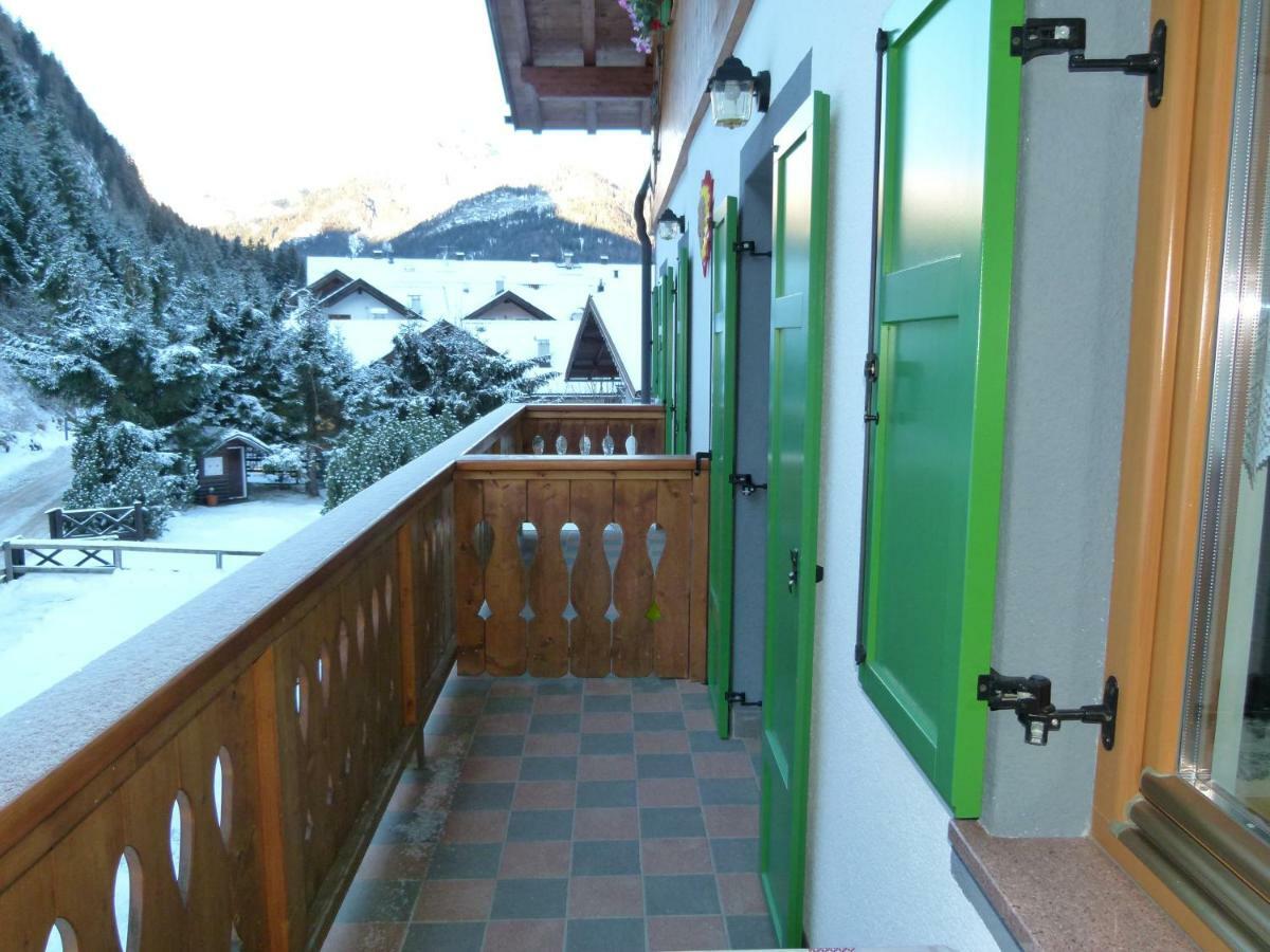 Appartement Majon Del Tisler à Canazei Extérieur photo