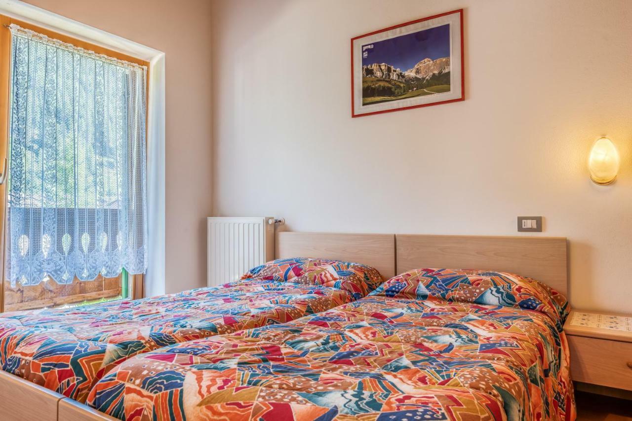 Appartement Majon Del Tisler à Canazei Extérieur photo